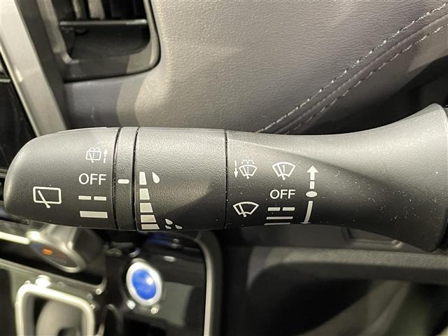 セレナ ｅ－パワー　ハイウェイスターＶ　純正ナビ　プロパイロット　衝突軽減ブレーキ　両側パワースライドドア　アラウンドビューモニター　ビルトインＥＴＣ　バックカメラ　コーナーセンサー　レーンキープアシスト　プッシュスタート　純正フロアマット（21枚目）