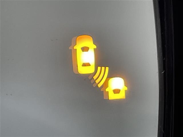 セレナ ｅ－パワー　ハイウェイスターＶ　純正ナビ　プロパイロット　衝突軽減ブレーキ　両側パワースライドドア　アラウンドビューモニター　ビルトインＥＴＣ　バックカメラ　コーナーセンサー　レーンキープアシスト　プッシュスタート　純正フロアマット（31枚目）