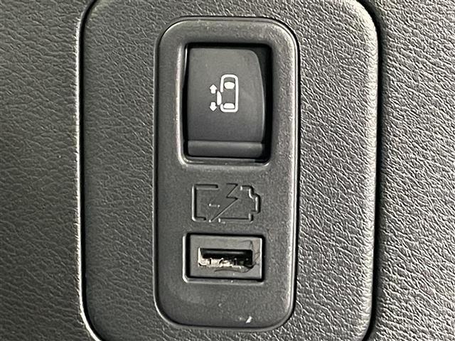 セレナ ｅ－パワー　ハイウェイスターＶ　純正ナビ　プロパイロット　衝突軽減ブレーキ　両側パワースライドドア　アラウンドビューモニター　ビルトインＥＴＣ　バックカメラ　コーナーセンサー　レーンキープアシスト　プッシュスタート　純正フロアマット（32枚目）