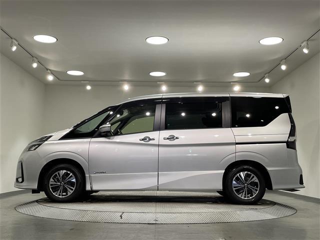 セレナ ｅ－パワー　ハイウェイスターＶ　純正ナビ　プロパイロット　衝突軽減ブレーキ　両側パワースライドドア　アラウンドビューモニター　ビルトインＥＴＣ　バックカメラ　コーナーセンサー　レーンキープアシスト　プッシュスタート　純正フロアマット（39枚目）