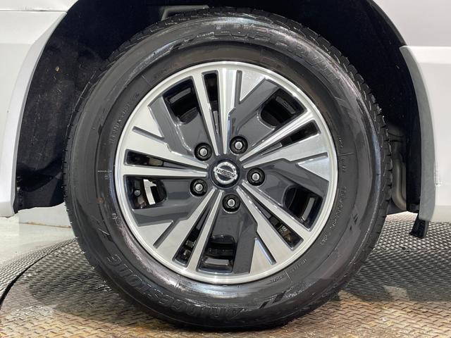 セレナ ｅ－パワー　ハイウェイスターＶ　純正ナビ　プロパイロット　衝突軽減ブレーキ　両側パワースライドドア　アラウンドビューモニター　ビルトインＥＴＣ　バックカメラ　コーナーセンサー　レーンキープアシスト　プッシュスタート　純正フロアマット（69枚目）