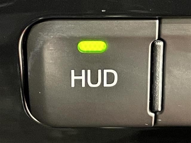 プリウス Ａツーリングセレクション　純正ナビ　衝突軽減ブレーキ　レーダークルーズコントロール　ビルトインＥＴＣ　バックカメラ　ドライブレコーダー　フルセグＴＶ　Ｂｌｕｅｔｏｏｔｈ　コーナーセンサー　レーンキープアシスト　純正フロアマット（10枚目）