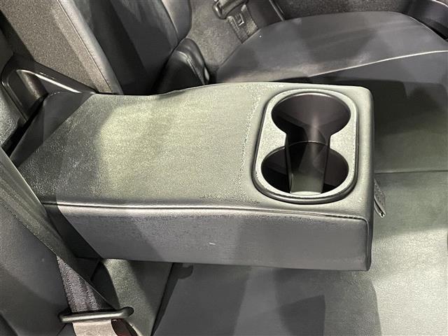 プリウス Ａツーリングセレクション　純正ナビ　衝突軽減ブレーキ　レーダークルーズコントロール　ビルトインＥＴＣ　バックカメラ　ドライブレコーダー　フルセグＴＶ　Ｂｌｕｅｔｏｏｔｈ　コーナーセンサー　レーンキープアシスト　純正フロアマット（15枚目）