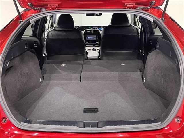 プリウス Ａツーリングセレクション　純正ナビ　衝突軽減ブレーキ　レーダークルーズコントロール　ビルトインＥＴＣ　バックカメラ　ドライブレコーダー　フルセグＴＶ　Ｂｌｕｅｔｏｏｔｈ　コーナーセンサー　レーンキープアシスト　純正フロアマット（16枚目）