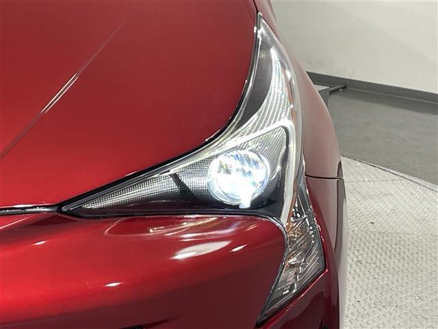 プリウス Ａツーリングセレクション　純正ナビ　衝突軽減ブレーキ　レーダークルーズコントロール　ビルトインＥＴＣ　バックカメラ　ドライブレコーダー　フルセグＴＶ　Ｂｌｕｅｔｏｏｔｈ　コーナーセンサー　レーンキープアシスト　純正フロアマット（17枚目）