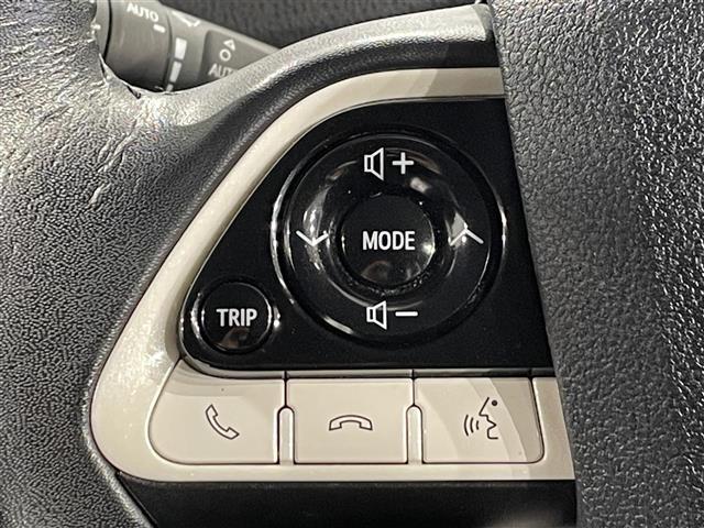 プリウス Ａツーリングセレクション　純正ナビ　衝突軽減ブレーキ　レーダークルーズコントロール　ビルトインＥＴＣ　バックカメラ　ドライブレコーダー　フルセグＴＶ　Ｂｌｕｅｔｏｏｔｈ　コーナーセンサー　レーンキープアシスト　純正フロアマット（20枚目）