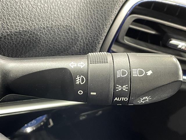 プリウス Ａツーリングセレクション　純正ナビ　衝突軽減ブレーキ　レーダークルーズコントロール　ビルトインＥＴＣ　バックカメラ　ドライブレコーダー　フルセグＴＶ　Ｂｌｕｅｔｏｏｔｈ　コーナーセンサー　レーンキープアシスト　純正フロアマット（23枚目）