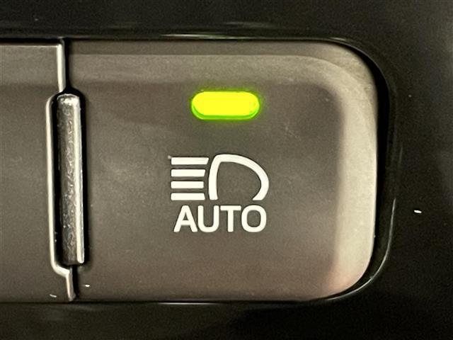 プリウス Ａツーリングセレクション　純正ナビ　衝突軽減ブレーキ　レーダークルーズコントロール　ビルトインＥＴＣ　バックカメラ　ドライブレコーダー　フルセグＴＶ　Ｂｌｕｅｔｏｏｔｈ　コーナーセンサー　レーンキープアシスト　純正フロアマット（33枚目）