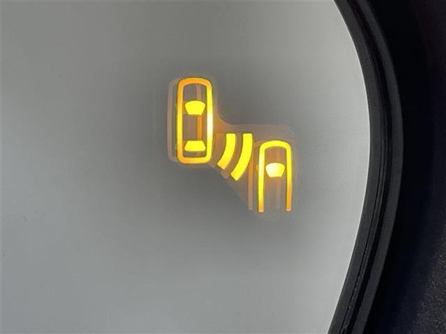 プリウス Ａツーリングセレクション　純正ナビ　衝突軽減ブレーキ　レーダークルーズコントロール　ビルトインＥＴＣ　バックカメラ　ドライブレコーダー　フルセグＴＶ　Ｂｌｕｅｔｏｏｔｈ　コーナーセンサー　レーンキープアシスト　純正フロアマット（34枚目）