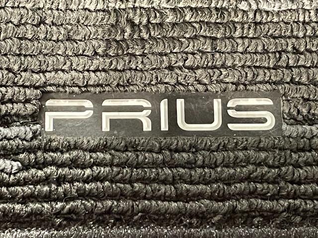 プリウス Ａツーリングセレクション　純正ナビ　衝突軽減ブレーキ　レーダークルーズコントロール　ビルトインＥＴＣ　バックカメラ　ドライブレコーダー　フルセグＴＶ　Ｂｌｕｅｔｏｏｔｈ　コーナーセンサー　レーンキープアシスト　純正フロアマット（40枚目）