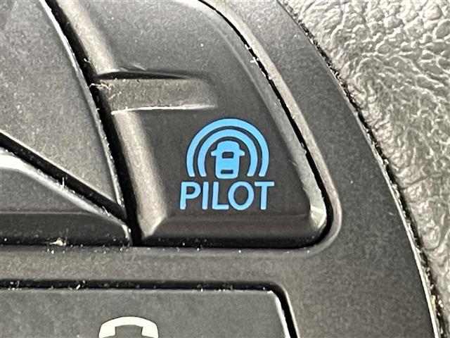 セレナ ｅ－パワー　ハイウェイスターＶ　純正１０インチナビ　プロパイロット　アラウンドビューモニター　フリップダウンモニター　両側パワースライドドア　ハンズフリーオートスライドドア　ハンドルヒーター　シートヒーター　電動パーキングブレーキ（5枚目）