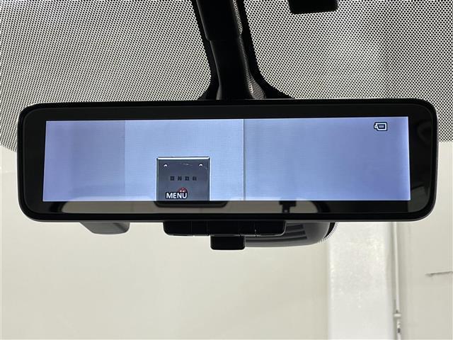 セレナ ｅ－パワー　ハイウェイスターＶ　純正１０インチナビ　プロパイロット　アラウンドビューモニター　フリップダウンモニター　両側パワースライドドア　ハンズフリーオートスライドドア　ハンドルヒーター　シートヒーター　電動パーキングブレーキ（12枚目）