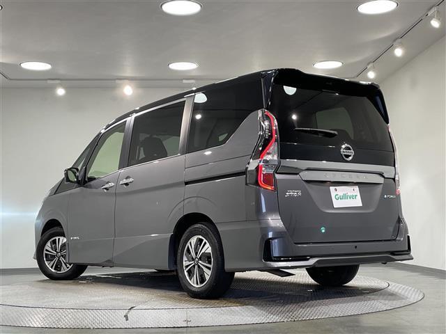 セレナ ｅ－パワー　ハイウェイスターＶ　純正１０インチナビ　プロパイロット　アラウンドビューモニター　フリップダウンモニター　両側パワースライドドア　ハンズフリーオートスライドドア　ハンドルヒーター　シートヒーター　電動パーキングブレーキ（21枚目）