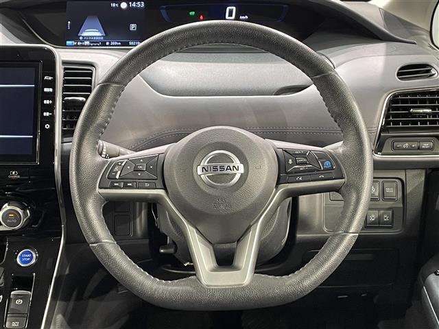 セレナ ｅ－パワー　ハイウェイスターＶ　純正１０インチナビ　プロパイロット　アラウンドビューモニター　フリップダウンモニター　両側パワースライドドア　ハンズフリーオートスライドドア　ハンドルヒーター　シートヒーター　電動パーキングブレーキ（22枚目）