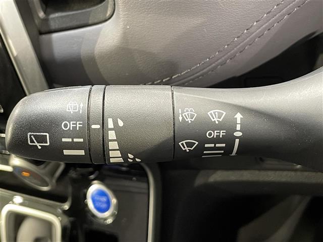 セレナ ｅ－パワー　ハイウェイスターＶ　純正１０インチナビ　プロパイロット　アラウンドビューモニター　フリップダウンモニター　両側パワースライドドア　ハンズフリーオートスライドドア　ハンドルヒーター　シートヒーター　電動パーキングブレーキ（26枚目）