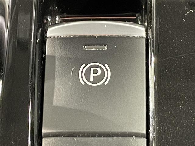 セレナ ｅ－パワー　ハイウェイスターＶ　純正１０インチナビ　プロパイロット　アラウンドビューモニター　フリップダウンモニター　両側パワースライドドア　ハンズフリーオートスライドドア　ハンドルヒーター　シートヒーター　電動パーキングブレーキ（30枚目）