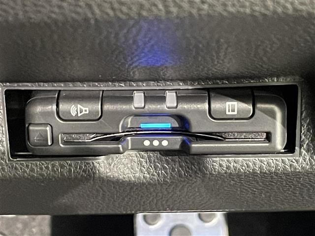 ヤリスクロス ハイブリッドＺ　純正８インチナビ　衝突軽減ブレーキ　レーダークルーズコントロール　クリアランスソナー　シートヒーター　ハーフレザー　ドライブレコーダー　ビルトインＥＴＣ　バックカメラ　Ｂｌｕｅｔｏｏｔｈ　ＬＥＤヘッド（10枚目）