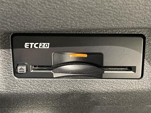 エクストレイル オーテック　ｅ－４ＯＲＣＥ　アドバンスドパッケージ　純正１２．３インチナビ　プロパイロット　衝突軽減ブレーキ　アラウンドビューモニター　１００Ｖ電源　ビルトインＥＴＣ２．０　シートヒーター　ＬＥＤヘッドライト　ドライブレコーダー　デジタルインナーミラー（12枚目）