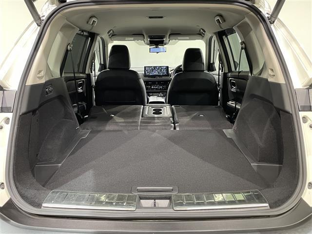 エクストレイル オーテック　ｅ－４ＯＲＣＥ　アドバンスドパッケージ　純正１２．３インチナビ　プロパイロット　衝突軽減ブレーキ　アラウンドビューモニター　１００Ｖ電源　ビルトインＥＴＣ２．０　シートヒーター　ＬＥＤヘッドライト　ドライブレコーダー　デジタルインナーミラー（18枚目）