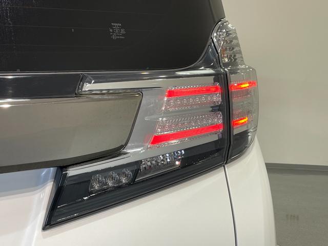 ヴェルファイア ２．５Ｚ　Ａエディション　ゴールデンアイズ　ＢＩＧＸ１１インチナビ　ツインムーンルーフ　寒冷地仕様　衝突軽減ブレーキ　レーダークルーズコントロール　両側電動スライドドア　ＡＣ１００Ｖ　電動バックドア　ＥＴＣ　バックカメラ　ＬＥＤヘッドライト（58枚目）