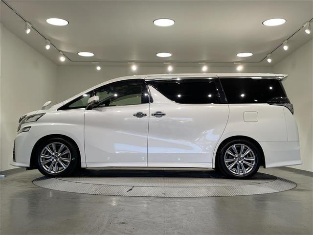 ヴェルファイア ２．５Ｚ　Ａエディション　ゴールデンアイズ　ＢＩＧＸ１１インチナビ　ツインムーンルーフ　寒冷地仕様　衝突軽減ブレーキ　レーダークルーズコントロール　両側電動スライドドア　ＡＣ１００Ｖ　電動バックドア　ＥＴＣ　バックカメラ　ＬＥＤヘッドライト（67枚目）