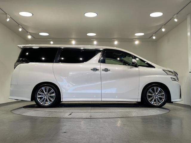 ヴェルファイア ２．５Ｚ　Ａエディション　ゴールデンアイズ　ＢＩＧＸ１１インチナビ　ツインムーンルーフ　寒冷地仕様　衝突軽減ブレーキ　レーダークルーズコントロール　両側電動スライドドア　ＡＣ１００Ｖ　電動バックドア　ＥＴＣ　バックカメラ　ＬＥＤヘッドライト（76枚目）