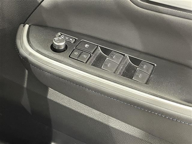 ヴォクシー ハイブリッドS-Z モデリスタ 純正10.5インチナビ 両側パワースライドドア レーダークルーズコントロール 前後ドライブレコーダー ビルトインETC2.0 シートヒーター バックカメラ ステアリングヒーター スペアキー(30枚目)