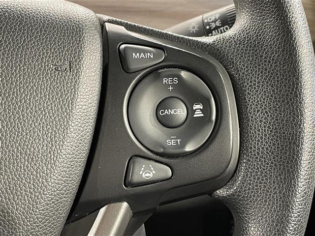 フリード G 純正ナビ 衝突軽減ブレーキ 両側パワースライドドア ビルトインETC シートヒーター ドライブレコーダー コーナーセンサー レーンキープアシスト プッシュスタート スマートキー 純正アルミホイール(7枚目)