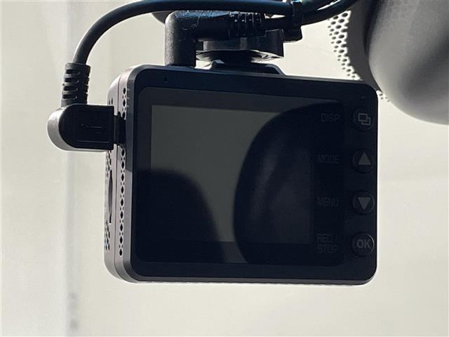 フリード G 純正ナビ 衝突軽減ブレーキ 両側パワースライドドア ビルトインETC シートヒーター ドライブレコーダー コーナーセンサー レーンキープアシスト プッシュスタート スマートキー 純正アルミホイール(10枚目)