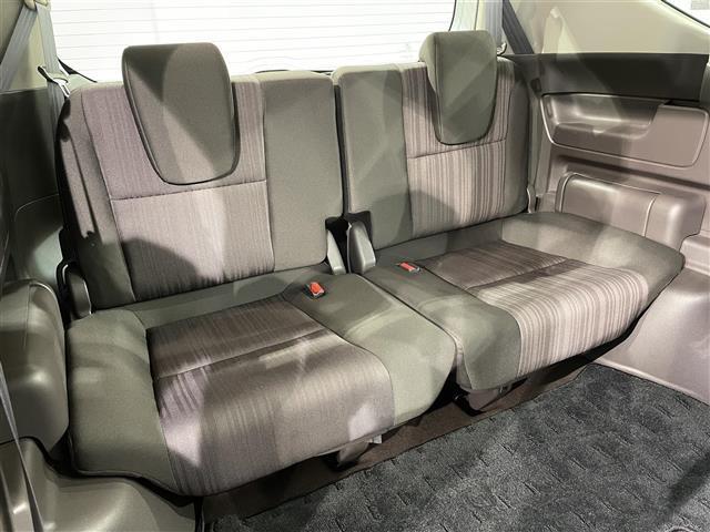 フリード Ｇ・ホンダセンシング　純正９インチナビ　衝突軽減ブレーキ　両側パワースライドドア　ビルトインＥＴＣ　バックカメラ　フルセグＴＶ　レーンキープアシスト　パーキングアシスト　プッシュスタート　スマートキー　純正フロアマット（17枚目）