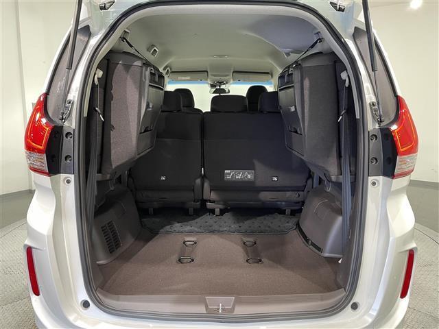 フリード Ｇ・ホンダセンシング　純正９インチナビ　衝突軽減ブレーキ　両側パワースライドドア　ビルトインＥＴＣ　バックカメラ　フルセグＴＶ　レーンキープアシスト　パーキングアシスト　プッシュスタート　スマートキー　純正フロアマット（18枚目）