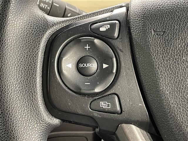 フリード Ｇ・ホンダセンシング　純正９インチナビ　衝突軽減ブレーキ　両側パワースライドドア　ビルトインＥＴＣ　バックカメラ　フルセグＴＶ　レーンキープアシスト　パーキングアシスト　プッシュスタート　スマートキー　純正フロアマット（22枚目）