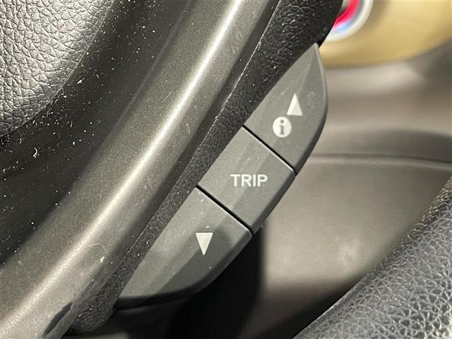 フリード Ｇ・ホンダセンシング　純正９インチナビ　衝突軽減ブレーキ　両側パワースライドドア　ビルトインＥＴＣ　バックカメラ　フルセグＴＶ　レーンキープアシスト　パーキングアシスト　プッシュスタート　スマートキー　純正フロアマット（24枚目）