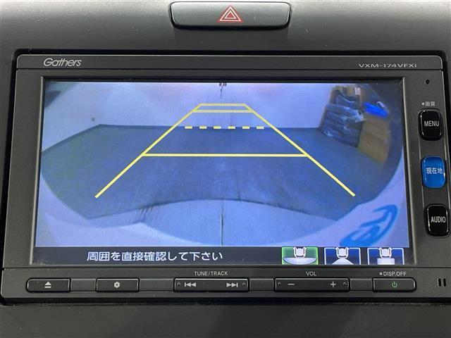 フリード Ｇ・ホンダセンシング　純正ナビ　衝突軽減ブレーキ　両側電動スライドドア　レーダークルーズコントロール　ビルトインＥＴＣ　バックカメラ　レーンキープアシスト　プッシュスタートボタン　ＣＤ／ＤＶＤ再生　アイドリングストップ（6枚目）