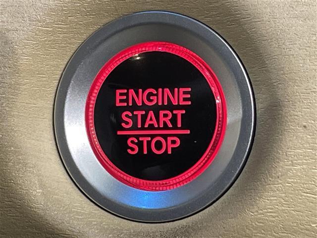 フリード Ｇ・ホンダセンシング　純正ナビ　衝突軽減ブレーキ　両側電動スライドドア　レーダークルーズコントロール　ビルトインＥＴＣ　バックカメラ　レーンキープアシスト　プッシュスタートボタン　ＣＤ／ＤＶＤ再生　アイドリングストップ（13枚目）