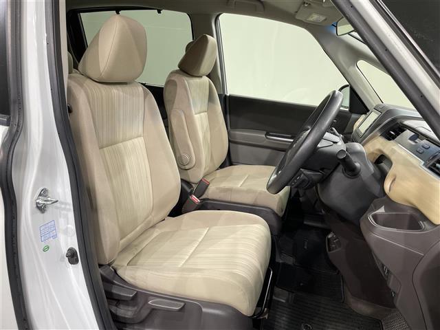 フリード Ｇ・ホンダセンシング　純正ナビ　衝突軽減ブレーキ　両側電動スライドドア　レーダークルーズコントロール　ビルトインＥＴＣ　バックカメラ　レーンキープアシスト　プッシュスタートボタン　ＣＤ／ＤＶＤ再生　アイドリングストップ（15枚目）