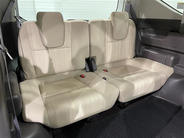 フリード Ｇ・ホンダセンシング　純正ナビ　衝突軽減ブレーキ　両側電動スライドドア　レーダークルーズコントロール　ビルトインＥＴＣ　バックカメラ　レーンキープアシスト　プッシュスタートボタン　ＣＤ／ＤＶＤ再生　アイドリングストップ（17枚目）