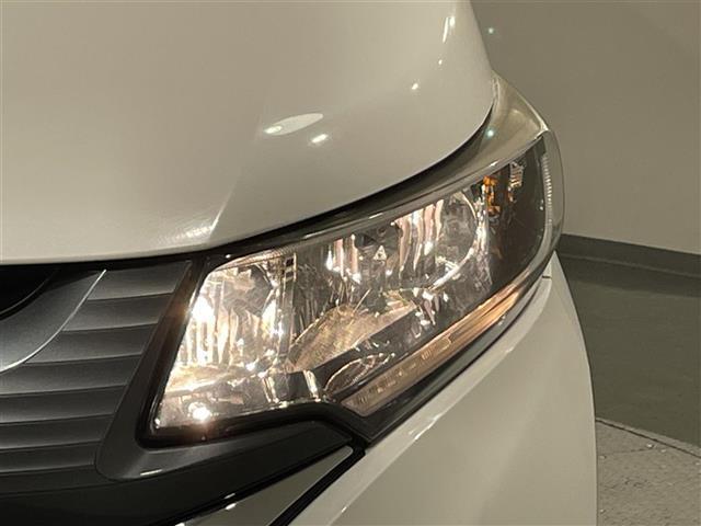 フリード Ｇ・ホンダセンシング　純正ナビ　衝突軽減ブレーキ　両側電動スライドドア　レーダークルーズコントロール　ビルトインＥＴＣ　バックカメラ　レーンキープアシスト　プッシュスタートボタン　ＣＤ／ＤＶＤ再生　アイドリングストップ（19枚目）