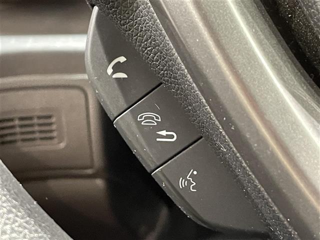 フリード Ｇ・ホンダセンシング　純正ナビ　衝突軽減ブレーキ　両側電動スライドドア　レーダークルーズコントロール　ビルトインＥＴＣ　バックカメラ　レーンキープアシスト　プッシュスタートボタン　ＣＤ／ＤＶＤ再生　アイドリングストップ（23枚目）