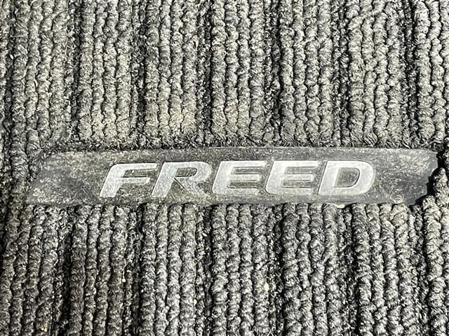 フリード Ｇ・ホンダセンシング　純正ナビ　衝突軽減ブレーキ　両側電動スライドドア　レーダークルーズコントロール　ビルトインＥＴＣ　バックカメラ　レーンキープアシスト　プッシュスタートボタン　ＣＤ／ＤＶＤ再生　アイドリングストップ（41枚目）