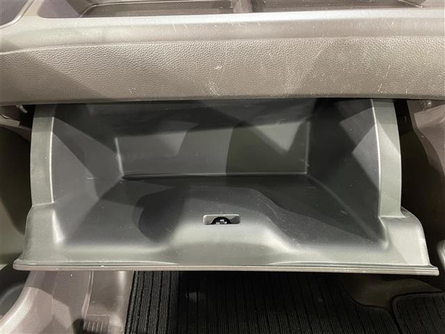 フリード Ｇ・ホンダセンシング　純正ナビ　衝突軽減ブレーキ　両側電動スライドドア　レーダークルーズコントロール　ビルトインＥＴＣ　バックカメラ　レーンキープアシスト　プッシュスタートボタン　ＣＤ／ＤＶＤ再生　アイドリングストップ（43枚目）