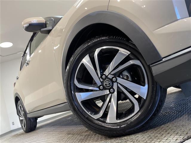 ライズ Ｚ　純正９インチナビ　衝突軽減ブレーキ　レーダークルーズコントロール　シートヒーター　クリアランスソナー　車線逸脱警報　ドライブレコーダー　ビルトインＥＴＣ　ＬＥＤヘッドライト　Ｂｌｕｅｔｏｏｔｈ　ＤＶＤ（20枚目）