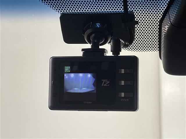 ランドクルーザープラド TX Lパッケージ 70thアニバーサリーリミテッド 純正9インチナビ 衝突軽減ブレーキ アラウンドビューモニター レーダークルーズコントロール シートヒーター ETC2.0 ドライブレコーダー パワーシート Bluetooth レーンキープアシスト(7枚目)