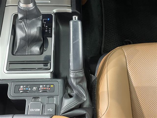 ランドクルーザープラド TX Lパッケージ 70thアニバーサリーリミテッド 純正9インチナビ 衝突軽減ブレーキ アラウンドビューモニター レーダークルーズコントロール シートヒーター ETC2.0 ドライブレコーダー パワーシート Bluetooth レーンキープアシスト(10枚目)