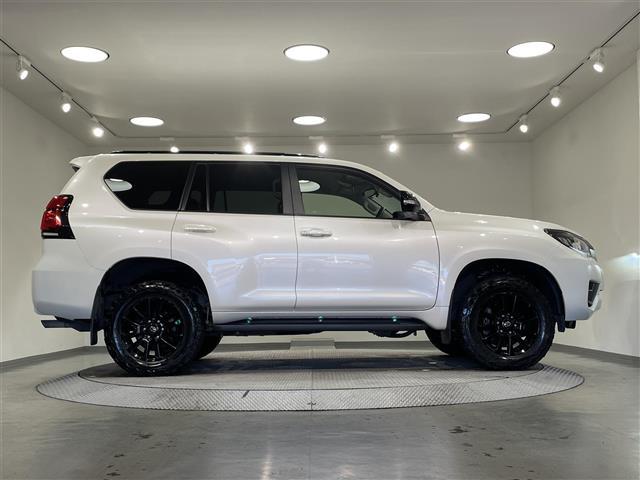 ランドクルーザープラド TX Lパッケージ 70thアニバーサリーリミテッド 純正9インチナビ 衝突軽減ブレーキ アラウンドビューモニター レーダークルーズコントロール シートヒーター ETC2.0 ドライブレコーダー パワーシート Bluetooth レーンキープアシスト(41枚目)