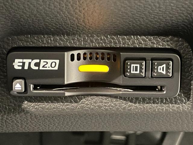e:HEV X 登録済未使用車 ホンダセンシング ホンダコネクト ギャザーズナビ フルセグTV Bluetooth バックモニター 衝突軽減ブレーキ クリアランスソナー 置くだけ充電 DAC ビルトインETC2.0(8枚目)