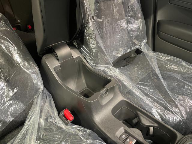 e:HEV X 登録済未使用車 ホンダセンシング ホンダコネクト ギャザーズナビ フルセグTV Bluetooth バックモニター 衝突軽減ブレーキ クリアランスソナー 置くだけ充電 DAC ビルトインETC2.0(39枚目)