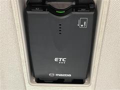 ◆【ＥＴＣ】有料道路を利用する際に料金所で停止することなく通過できる、ＥＴＣ車載器（ノンストップ自動料金収受システム機器）が装備されています。セットアップを行うことで利用可能になります。 7