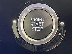【スマートキー＆プッシュスタート】鍵を挿さずにポケットに入れたまま鍵の開閉、エンジンの始動まで行えます。 7