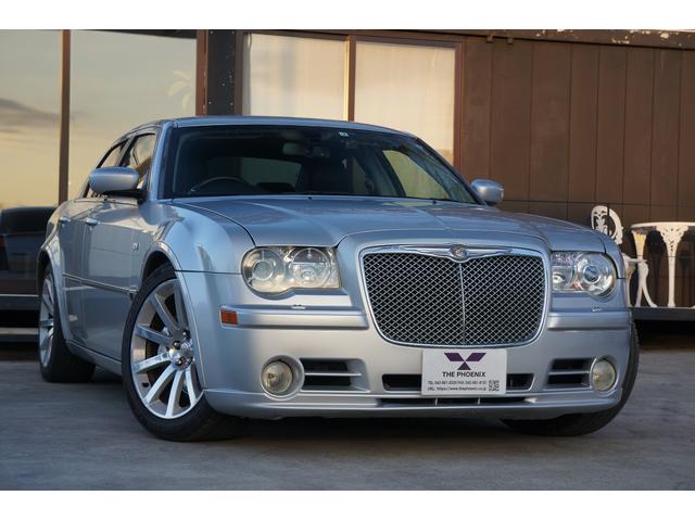 ＳＲＴ８　正規輸入車　サンルーフ　ナビ　ＴＶ　ＥＴＣ　純正２２インチＡＷ　ドラレコ　ハーフレーザーシート　バックセンサー　電格ミラー(3枚目)